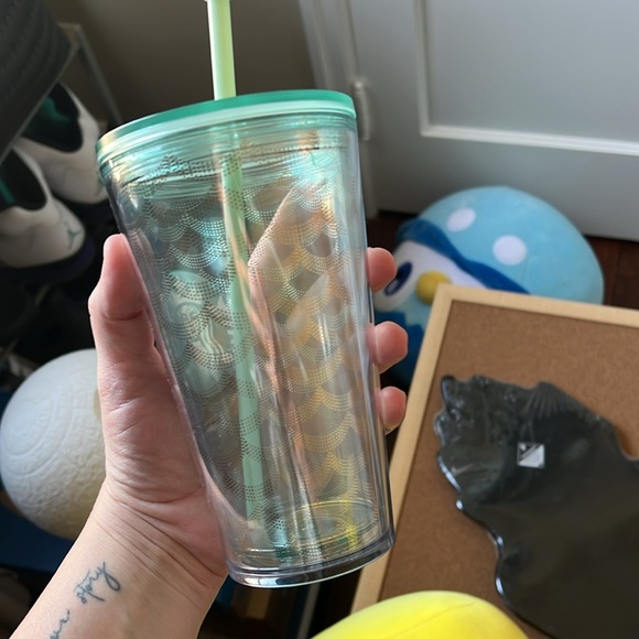 Starbucks Cup - Picture 3 of 5